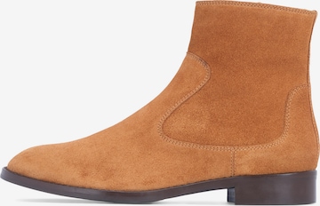LOTTUSSE Booties 'Claire' in Brown: front