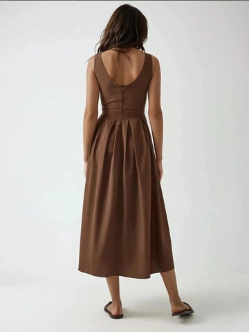 Hiccup Kleid in Braun