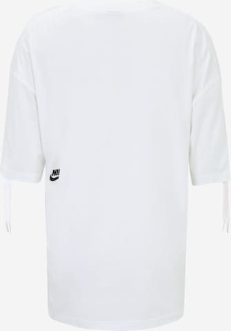 T-shirt Nike Sportswear en blanc