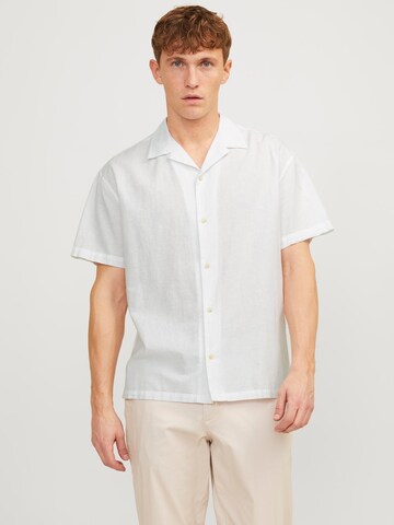 Fit confort Chemise 'Summer Resort' JACK & JONES en blanc : devant