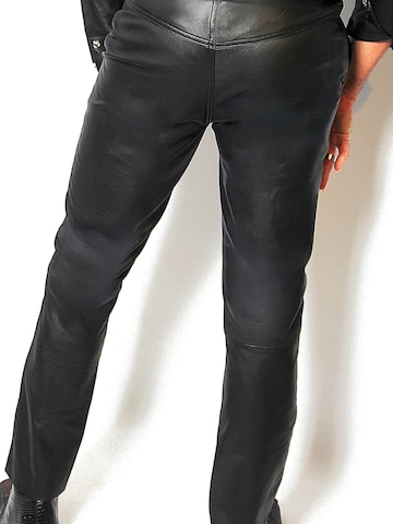 Be  Noble Regular Bügelfaltenhose 'Lederhose als elegante Bundfaltenhose'‌ in Schwarz