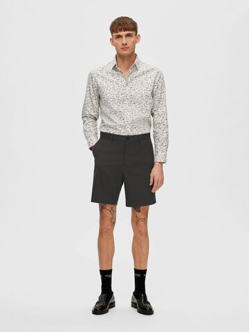 SELECTED HOMME Regular Shorts 'ADAM' in Grau