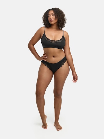 String 'Lace Tanga' cfab (formerly creamy fabrics) en noir