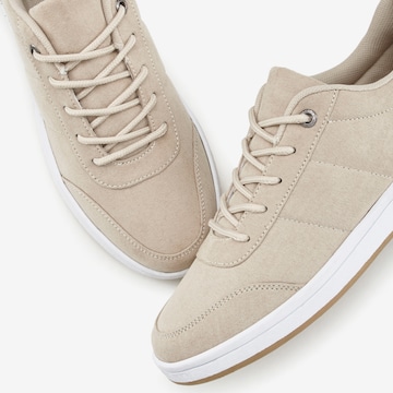 LASCANA Sneakers laag in Beige