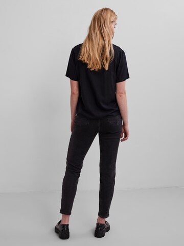 PIECES - Blusa 'Olivia' em preto