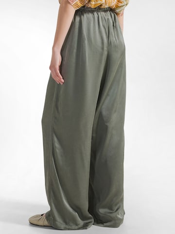DEHA Wide leg Trousers in Green