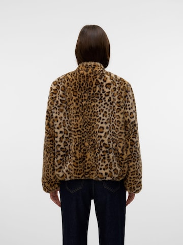 VERO MODA - Chaqueta de invierno en marrón