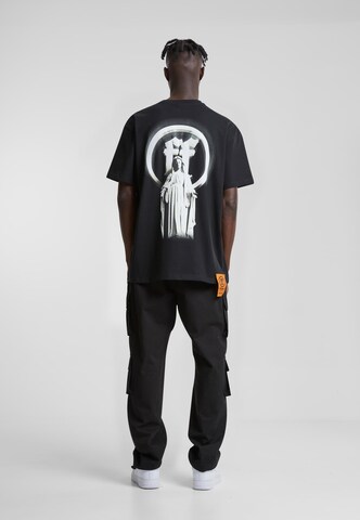 Forgotten Faces Shirt in Schwarz