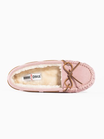 Minnetonka - Pantufa 'Cally' em rosa