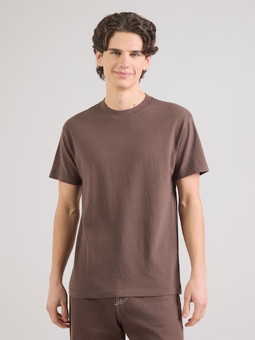 Abercrombie & Fitch - Camiseta 'ESSENTIAL' en marrón: frente