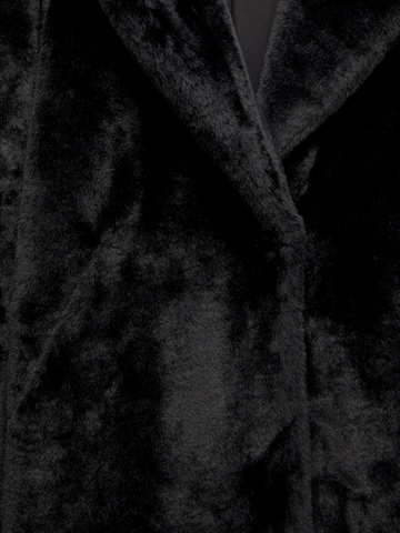 Pull&Bear Jacke in Schwarz