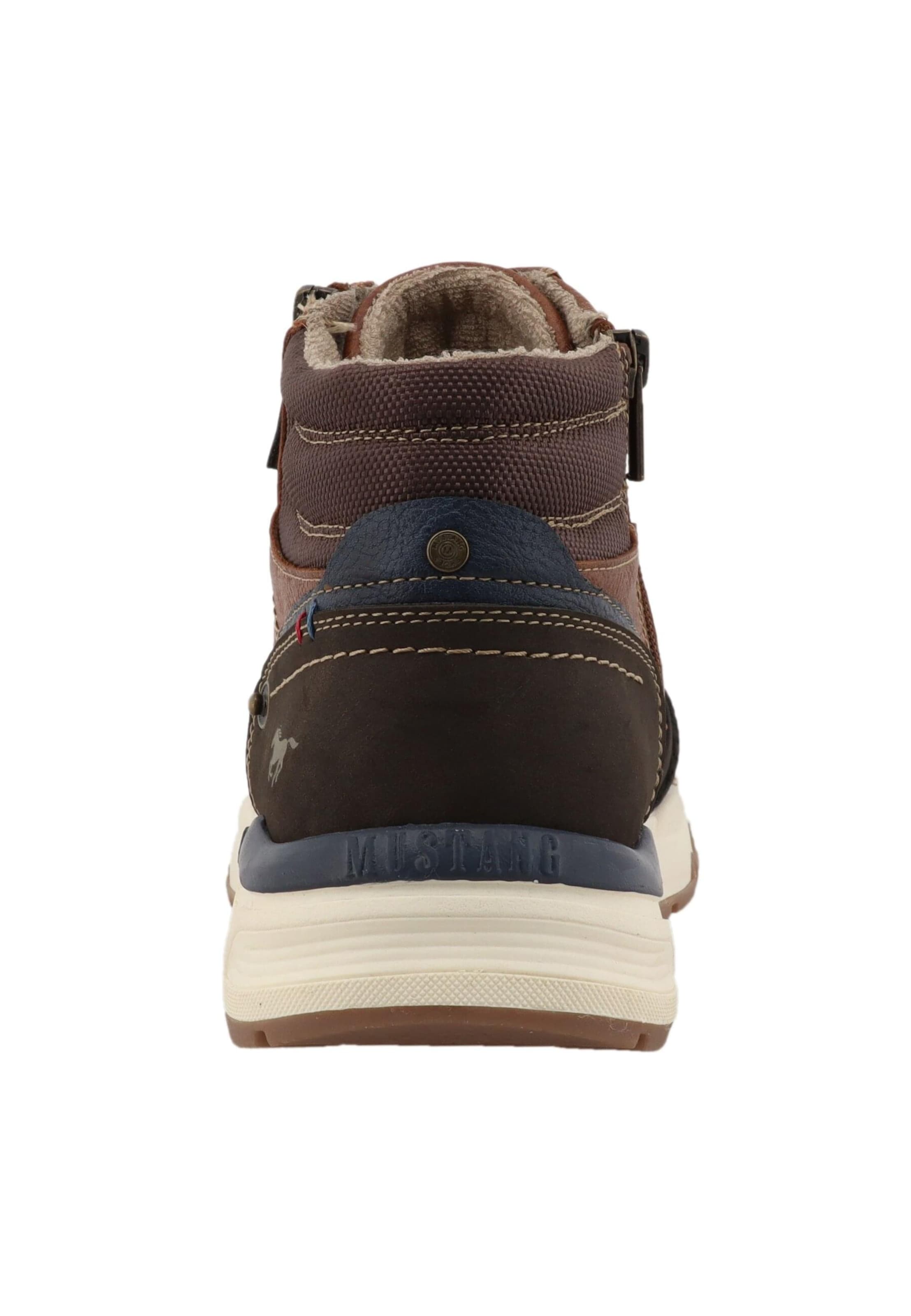 MUSTANG - Botas con cordones 'Mart' en marrón