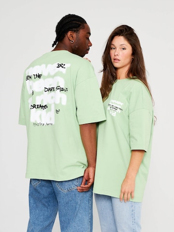 žalia Multiply Apparel Marškinėliai