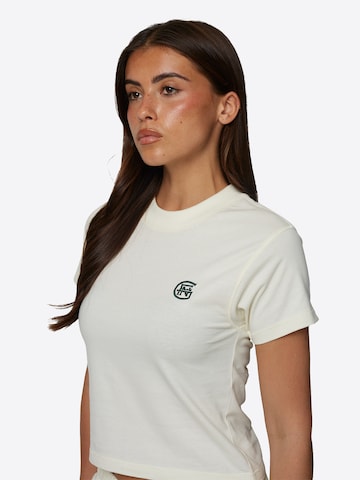 Maglietta di Good For Nothing in bianco