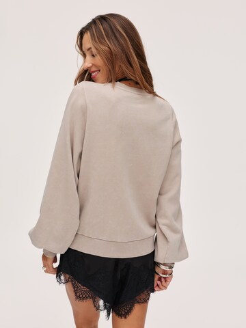 Sweat-shirt Kamila Šikl en marron