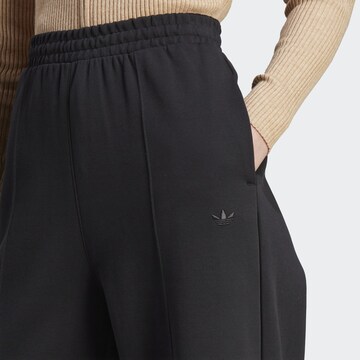Wide leg Pantaloni 'Premium Essentials' di ADIDAS ORIGINALS in nero
