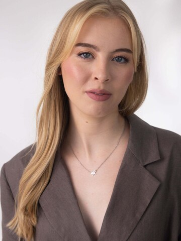 PURELEI Ketting 'Bow' in Zilver: voorkant