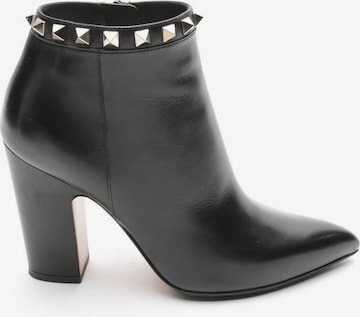 VALENTINO Dress Boots in 36 in Black: front