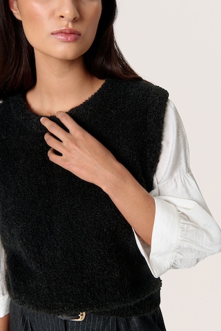 SOAKED IN LUXURY Sweater 'Amaris' in Black