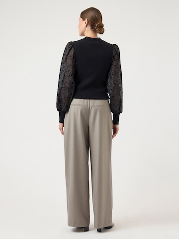 YAS Sweter 'YASDOTME' w kolorze czarny