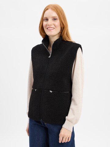 Marie Lund Vest in Black: front