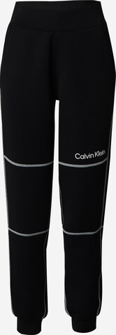 Tapered Pantaloni sport de la Calvin Klein Sport pe negru: față