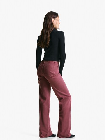 Regular Jeans de la Bershka pe roșu