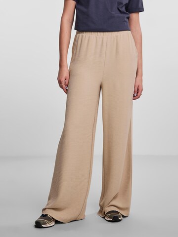 Wide Leg Pantalon 'Flore' PIECES en beige : devant