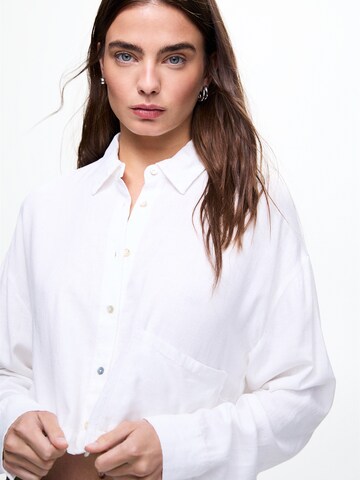 Camicia da donna di Pull&Bear in bianco