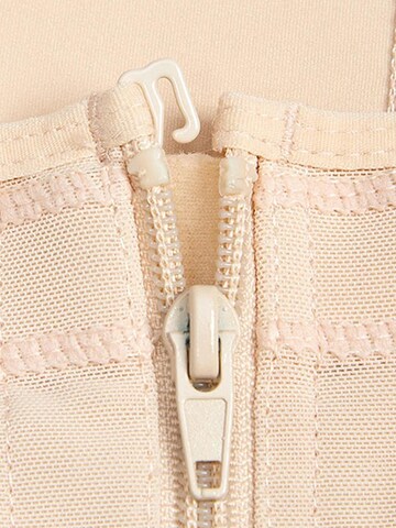 Shapetape Shaping bodysuit in Beige