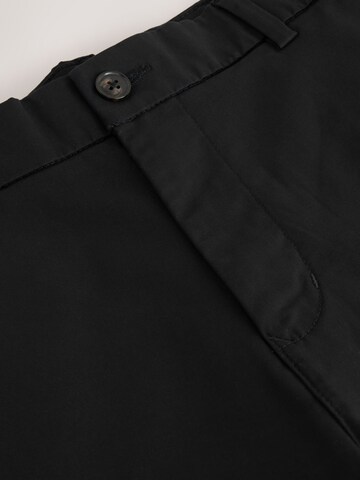 Next Слим Брюки-чинос в Черный