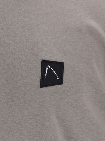 CHASIN' Shirt in Grijs