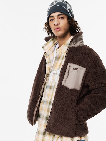 Pull&Bear Jacke 'STWD' in Braun