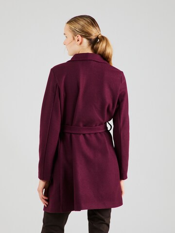 VILA Between-Seasons Coat 'Cooley' in Red