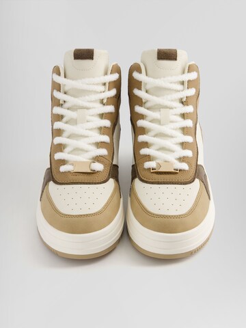 Bershka High-top trainers in Brown