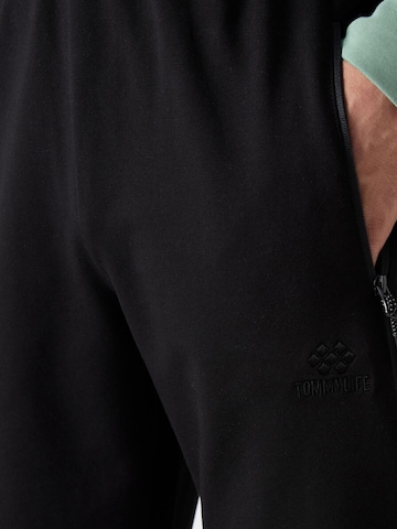 Tommy Life Normální Sportovní kalhoty 'Jogginghose' – černá