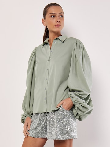 Chemisier Apricot en vert : devant
