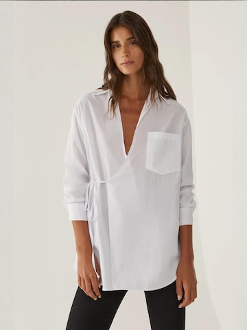 Hiccup - Blusa em branco: frente