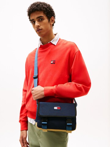 Tommy Jeans Messenger 'Essential' in Blue: front