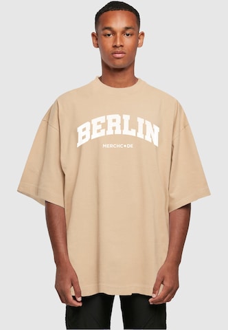 Merchcode Футболка 'Berlin Wording' в Бежевый: спереди