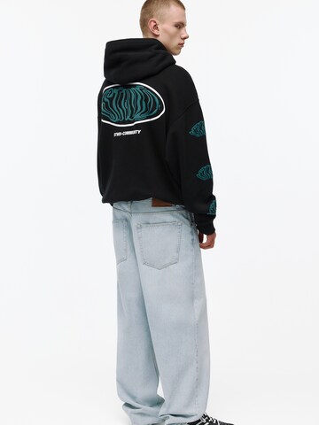 Pull&BearSweater majica 'STWD' - crna boja