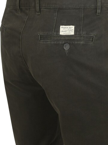 Steppin' out Slim fit Chino Pants in Green