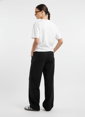 Tricou 'Cassia' de la studioselect pe alb