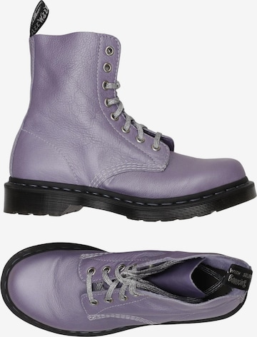 Dr. Martens Stiefelette 38 in Lila: Vorderseite
