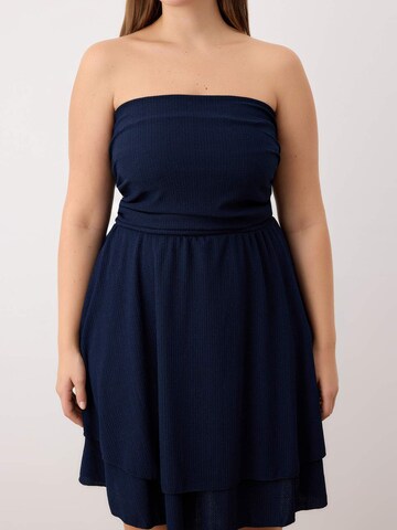 Trendyol Curve Φόρεμα κοκτέιλ σε μπλε