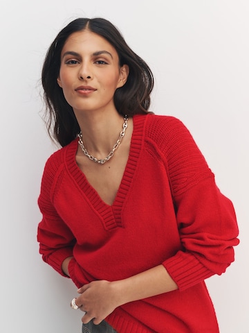 raudona Next Megztinis