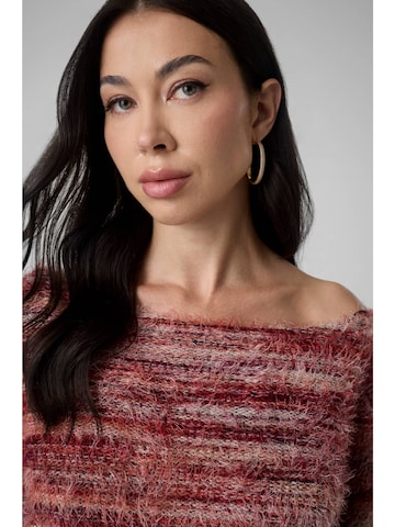 GUESS Sweater in Red