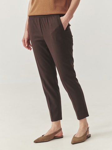 regular Pantaloni con piega frontale 'Milti' di TATUUM in marrone