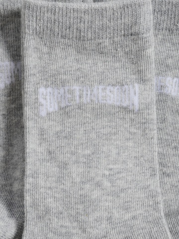 Chaussettes SOMETIME SOON en gris