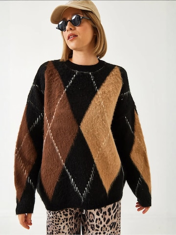 Pullover extra large di Bianco Lucci in nero